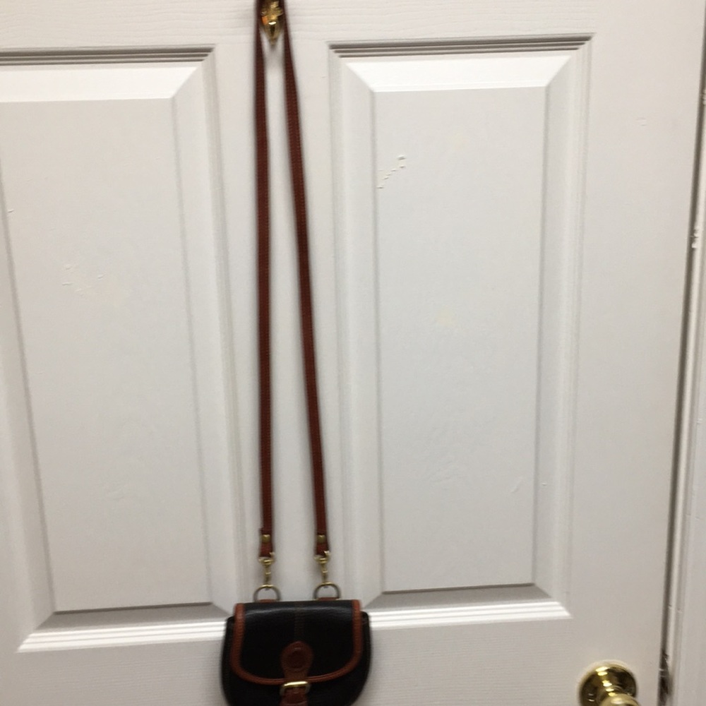 Liz Claiborne genuine leather Crossbody - Picture 4 of 4
